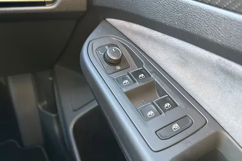 YD23GJL Volkswagen Golf 1.5 TSI R-Line 5dr, PAN ROOF, 18' BERGAMO ALLOYS Thumbnail #20