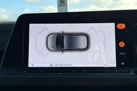 YD23GJL Volkswagen Golf 1.5 TSI R-Line 5dr, PAN ROOF, 18' BERGAMO ALLOYS Thumbnail #41