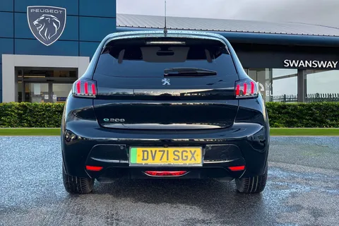 DV71SGX PEUGEOT e-208 50kWh Allure Premium Auto 5dr Thumbnail #4