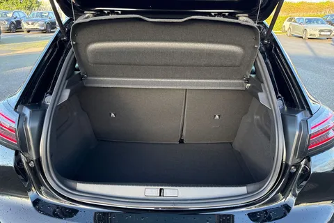 DA75GMX PEUGEOT e-208 51kWh GT Premium Auto 5dr (7.4kW Charger) Thumbnail #9