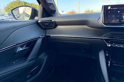DA75GMX PEUGEOT e-208 51kWh GT Premium Auto 5dr (7.4kW Charger) Thumbnail #14