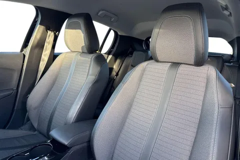 DV71SGX PEUGEOT e-208 50kWh Allure Premium Auto 5dr Thumbnail #15