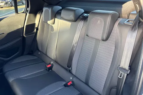 DV71SGX PEUGEOT e-208 50kWh Allure Premium Auto 5dr Thumbnail #18