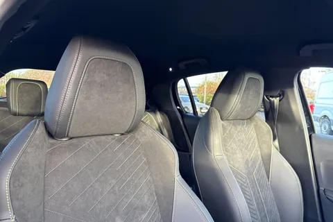 DA75GMX PEUGEOT e-208 51kWh GT Premium Auto 5dr (7.4kW Charger) Thumbnail #20