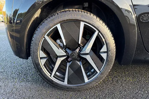 DA75GMX PEUGEOT e-208 51kWh GT Premium Auto 5dr (7.4kW Charger) Thumbnail #21