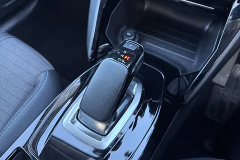 DV71SGX PEUGEOT e-208 50kWh Allure Premium Auto 5dr Thumbnail #22