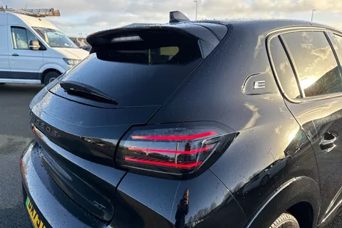 DA75GMX PEUGEOT e-208 51kWh GT Premium Auto 5dr (7.4kW Charger) Thumbnail #30