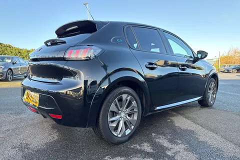 DV71SGX PEUGEOT e-208 50kWh Allure Premium Auto 5dr Thumbnail #32