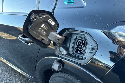 DV71SGX PEUGEOT e-208 50kWh Allure Premium Auto 5dr Thumbnail #37