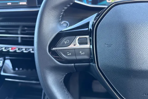 DV71SGX PEUGEOT e-208 50kWh Allure Premium Auto 5dr Thumbnail #39