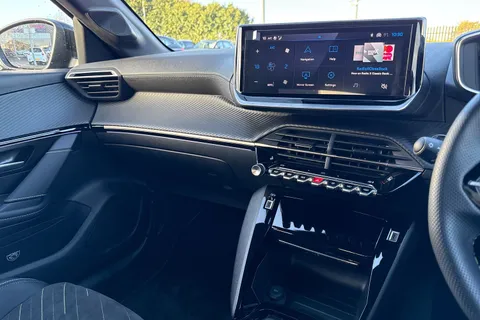 DA75GMX PEUGEOT e-208 51kWh GT Premium Auto 5dr (7.4kW Charger) Thumbnail #43