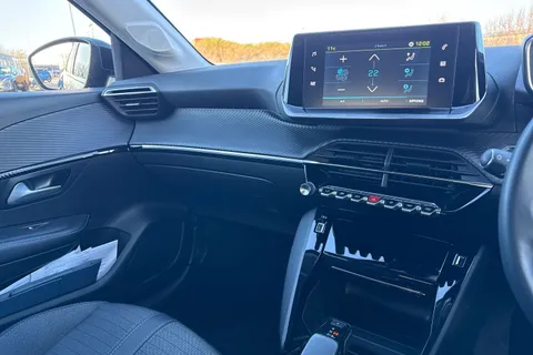 DV71SGX PEUGEOT e-208 50kWh Allure Premium Auto 5dr Thumbnail #43