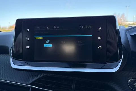 DV71SGX PEUGEOT e-208 50kWh Allure Premium Auto 5dr Thumbnail #46