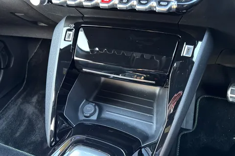 DA75GMX PEUGEOT e-208 51kWh GT Premium Auto 5dr (7.4kW Charger) Thumbnail #57