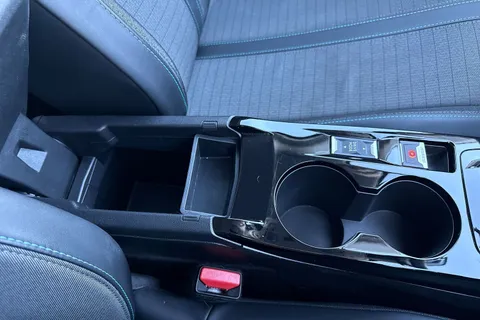 DV71SGX PEUGEOT e-208 50kWh Allure Premium Auto 5dr Thumbnail #57