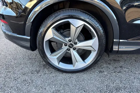 12 of 59 for Audi Q4 e-tron 40 Black Edition Auto 5dr 82kWh