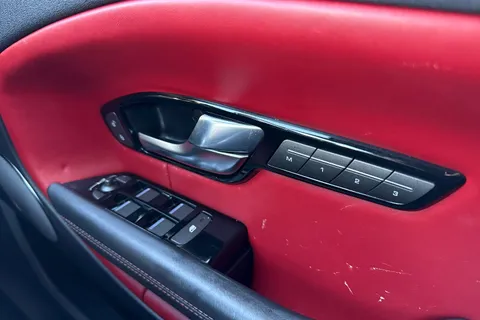 VX68WBF Land Rover Range Rover Evoque 2.0 eD4 HSE Dynamic FWD Euro 6 (s/s) 5dr Thumbnail #19