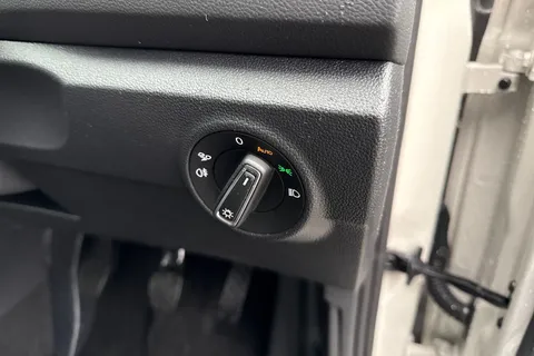 Volkswagen T-Roc 1.0 TSI Style Design Euro 6 (s/s) 5dr Thumbnail #31