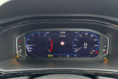 Volkswagen T-Roc 1.0 TSI Style Design Euro 6 (s/s) 5dr Thumbnail #33