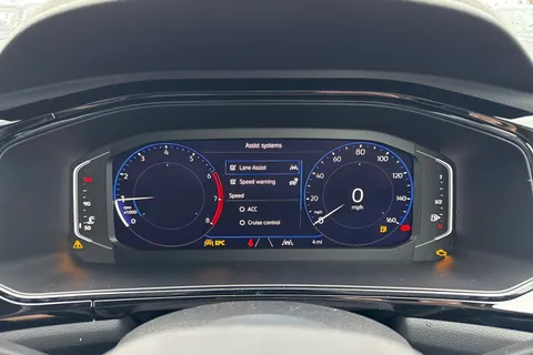 Volkswagen T-Roc 1.0 TSI Style Design Euro 6 (s/s) 5dr Thumbnail #40