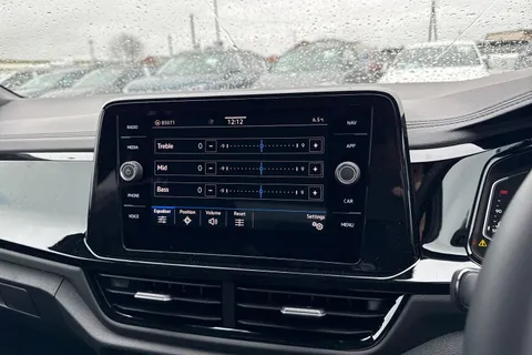 Volkswagen T-Roc 1.0 TSI Style Design Euro 6 (s/s) 5dr Thumbnail #51