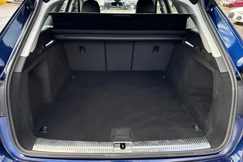 KY24TVM Audi A4 Avant Avant Sport 40 TFSI  204 PS S tronic Thumbnail #7