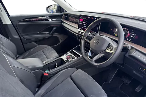 YH75ODT Volkswagen Tayron 1.5 eTSI Elegance 5dr DSG7 [7 Seat] | Rear View Camera | Sat Nav Thumbnail #13