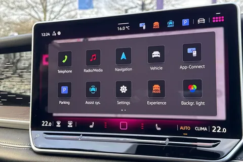 YH75ODT Volkswagen Tayron 1.5 eTSI Elegance 5dr DSG7 [7 Seat] | Rear View Camera | Sat Nav Thumbnail #26