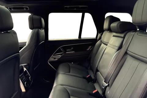 4 of 51 for Land Rover Range Rover 3.0 D300 SE 5dr