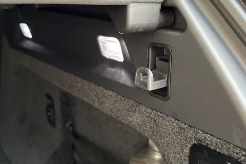 28 of 51 for Land Rover Range Rover 3.0 D300 SE 5dr