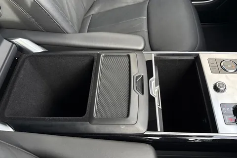 50 of 51 for Land Rover Range Rover 3.0 D300 SE 5dr