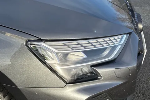 DK25XKZ Audi A3 Black Edition 35 TFSI 150 PS S tronic Thumbnail #9