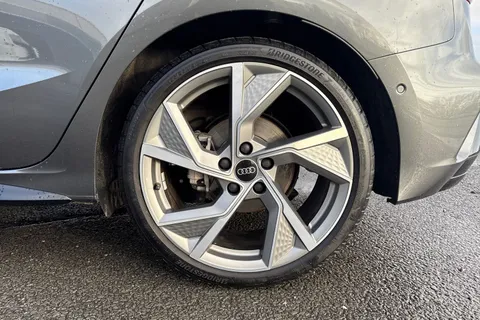 DK25XKZ Audi A3 Black Edition 35 TFSI 150 PS S tronic Thumbnail #12