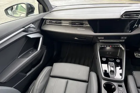 DK25XKZ Audi A3 Black Edition 35 TFSI 150 PS S tronic Thumbnail #20