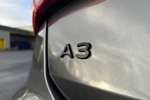 DK25XKZ Audi A3 Black Edition 35 TFSI 150 PS S tronic Thumbnail #35