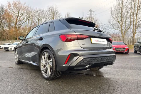 DK25XKZ Audi A3 Black Edition 35 TFSI 150 PS S tronic Thumbnail #36