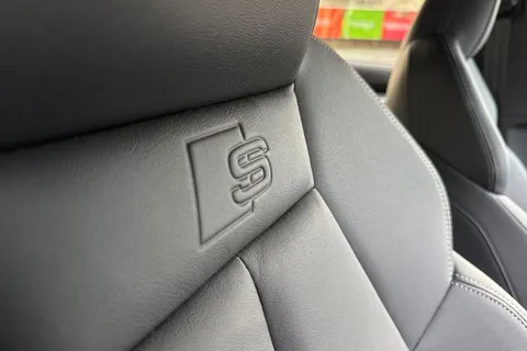 DK25XKZ Audi A3 Black Edition 35 TFSI 150 PS S tronic Thumbnail #43