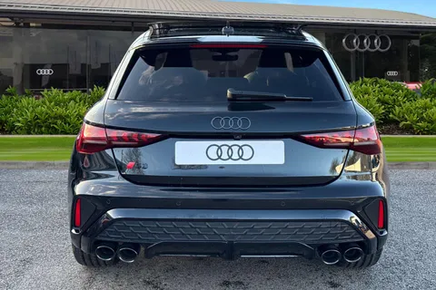 Audi S3 2.0 TFSI Black Edition Sportback S Tronic quattro Euro 6 (s/s) 5dr Thumbnail #5