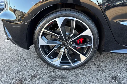 Audi S3 2.0 TFSI Black Edition Sportback S Tronic quattro Euro 6 (s/s) 5dr Thumbnail #10