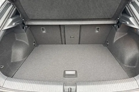 Volkswagen T-Roc 1.5 TSI Style Design Euro 6 (s/s) 5dr Thumbnail #6
