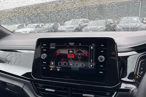 Volkswagen T-Roc 1.5 TSI Style Design Euro 6 (s/s) 5dr Thumbnail #21