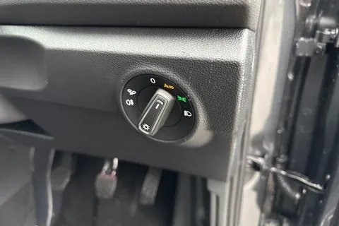 Volkswagen T-Roc 1.5 TSI Style Design Euro 6 (s/s) 5dr Thumbnail #31