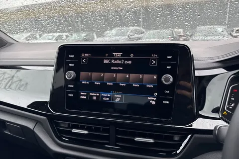 Volkswagen T-Roc 1.5 TSI Style Design Euro 6 (s/s) 5dr Thumbnail #44