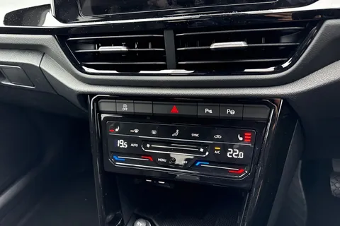 Volkswagen T-Roc 1.5 TSI Style Design Euro 6 (s/s) 5dr Thumbnail #54