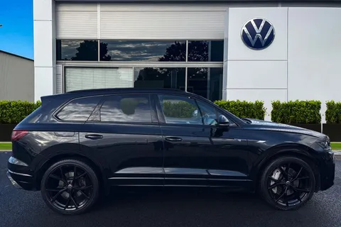 MT23VHX Volkswagen Touareg 3.0 V6 TSI PHEV 4Motion R 5dr Tip Auto, TOW BAR, DYNAUDIO, MASSAGE SEATS Thumbnail #3