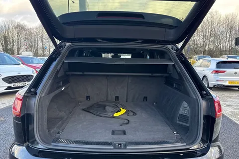 MT23VHX Volkswagen Touareg 3.0 V6 TSI PHEV 4Motion R 5dr Tip Auto, TOW BAR, DYNAUDIO, MASSAGE SEATS Thumbnail #6