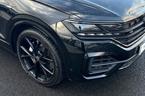 MT23VHX Volkswagen Touareg 3.0 V6 TSI PHEV 4Motion R 5dr Tip Auto, TOW BAR, DYNAUDIO, MASSAGE SEATS Thumbnail #8
