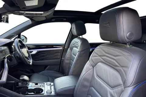 MT23VHX Volkswagen Touareg 3.0 V6 TSI PHEV 4Motion R 5dr Tip Auto, TOW BAR, DYNAUDIO, MASSAGE SEATS Thumbnail #15