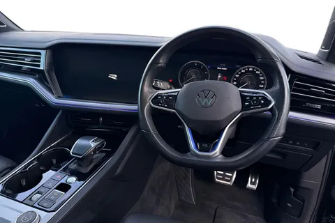 MT23VHX Volkswagen Touareg 3.0 V6 TSI PHEV 4Motion R 5dr Tip Auto, TOW BAR, DYNAUDIO, MASSAGE SEATS Thumbnail #17