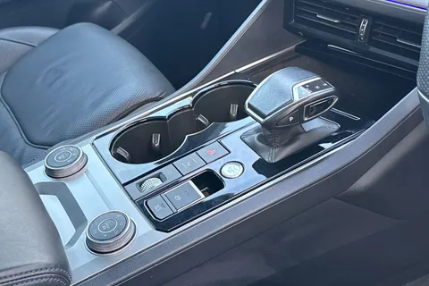 MT23VHX Volkswagen Touareg 3.0 V6 TSI PHEV 4Motion R 5dr Tip Auto, TOW BAR, DYNAUDIO, MASSAGE SEATS Thumbnail #22